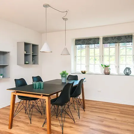 16 Person In Aabenraa-by Traum *