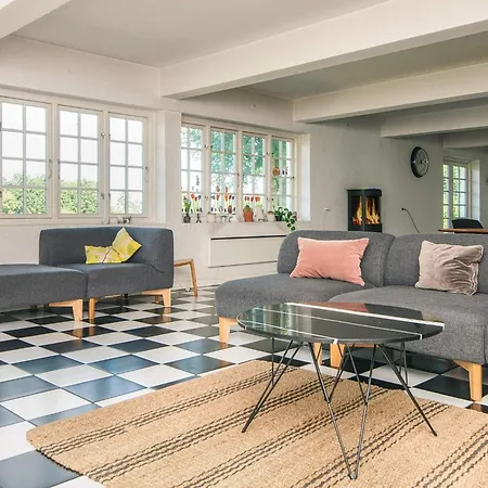 16 Person In Aabenraa-by Traum Vakantiehuis *