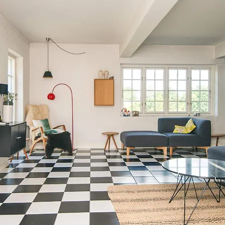 16 Person In Aabenraa-by Traum *